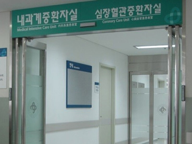 Folding door installation project